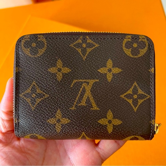 Authentic Louis Vuitton Zippy Coin Purse Monogram - Picture 6 of 10